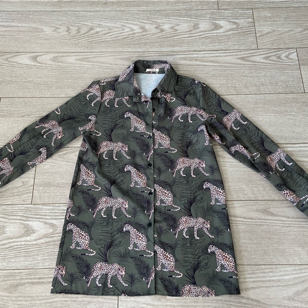 Sunday Up women long sleeve shirt . Size: S